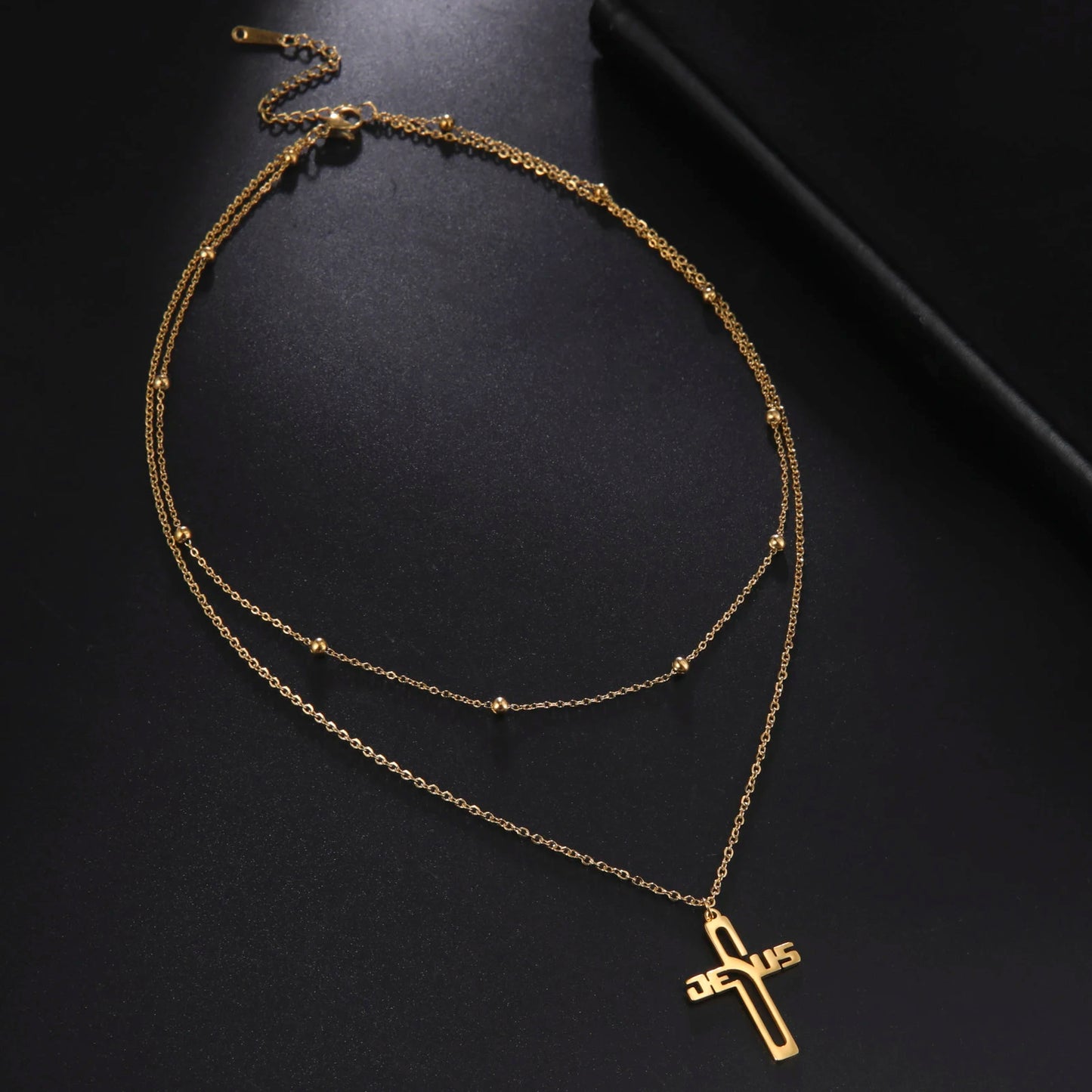 Cazador Jesus Cross Hollow Pendant Necklace